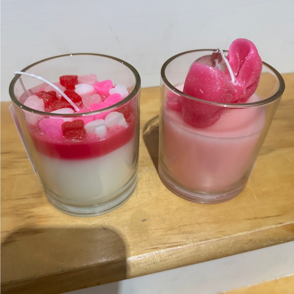 Rachel Zoe pink hearts and cute pink bow candle set